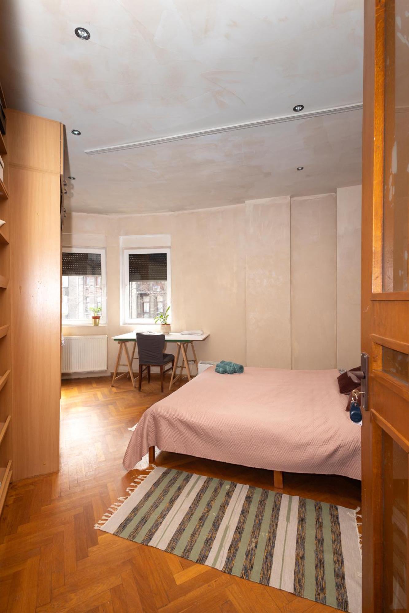 Shared Retro Vintage Luxury Apartment Bucarest Extérieur photo
