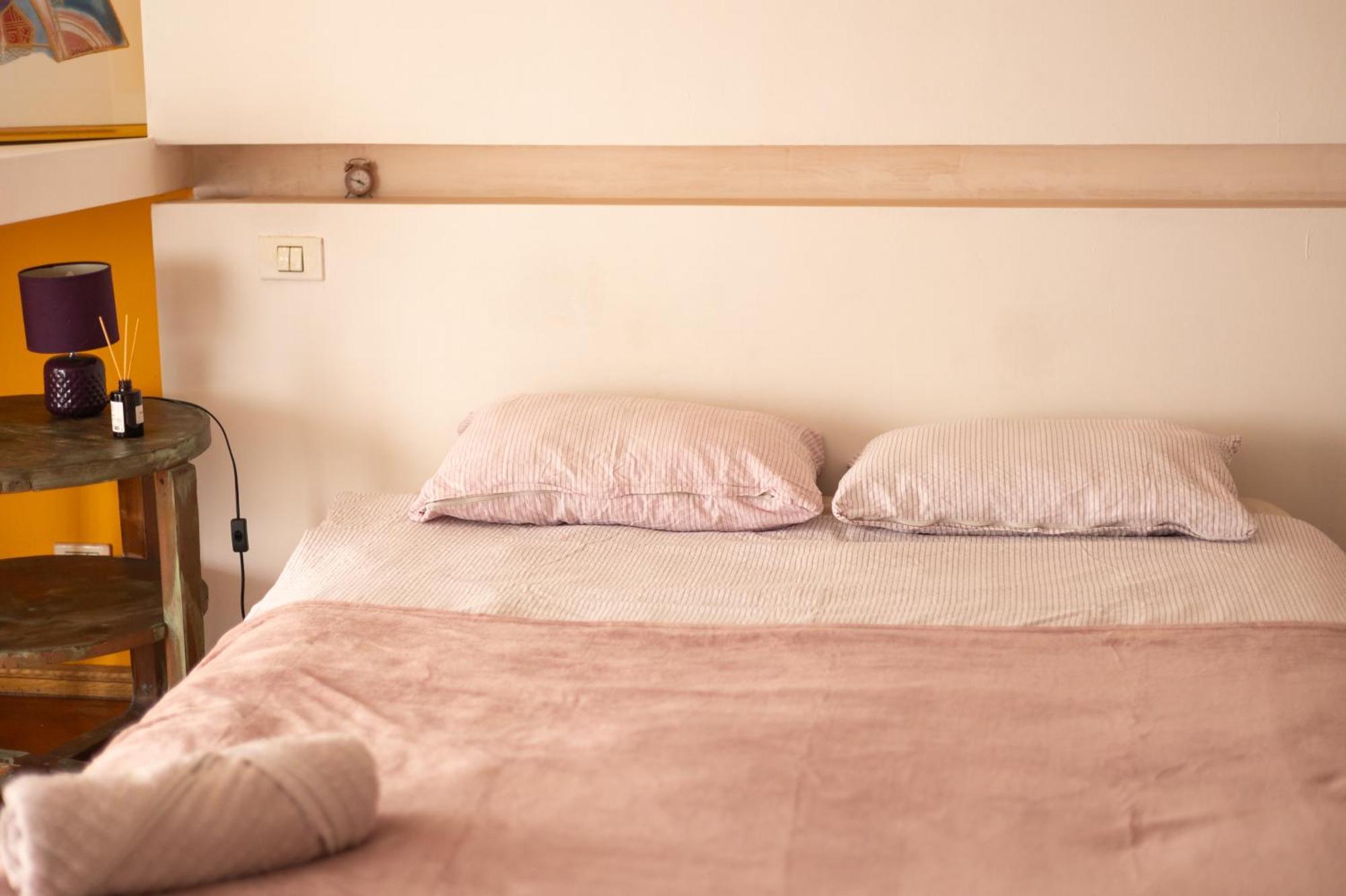 Shared Retro Vintage Luxury Apartment Bucarest Extérieur photo
