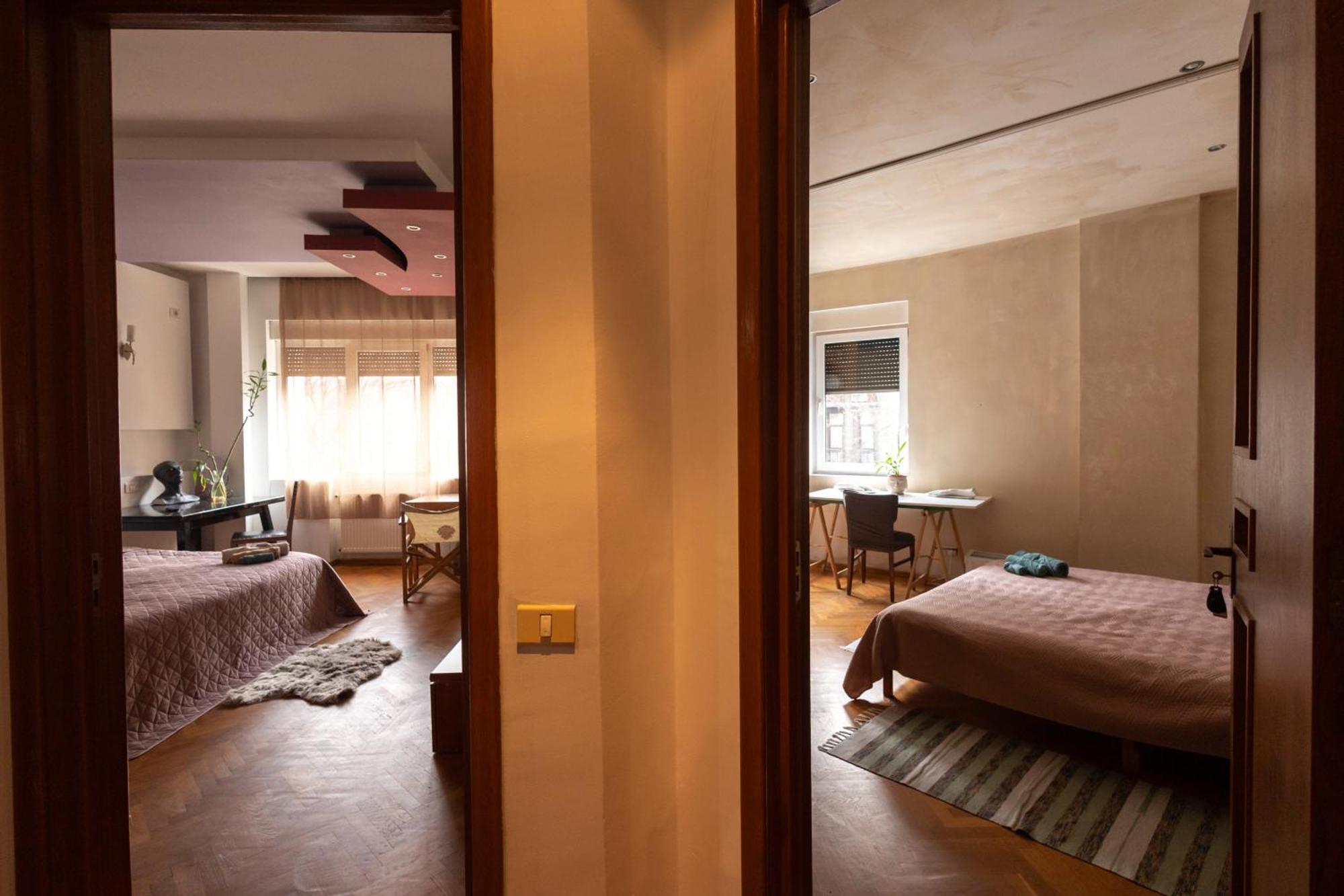 Shared Retro Vintage Luxury Apartment Bucarest Extérieur photo