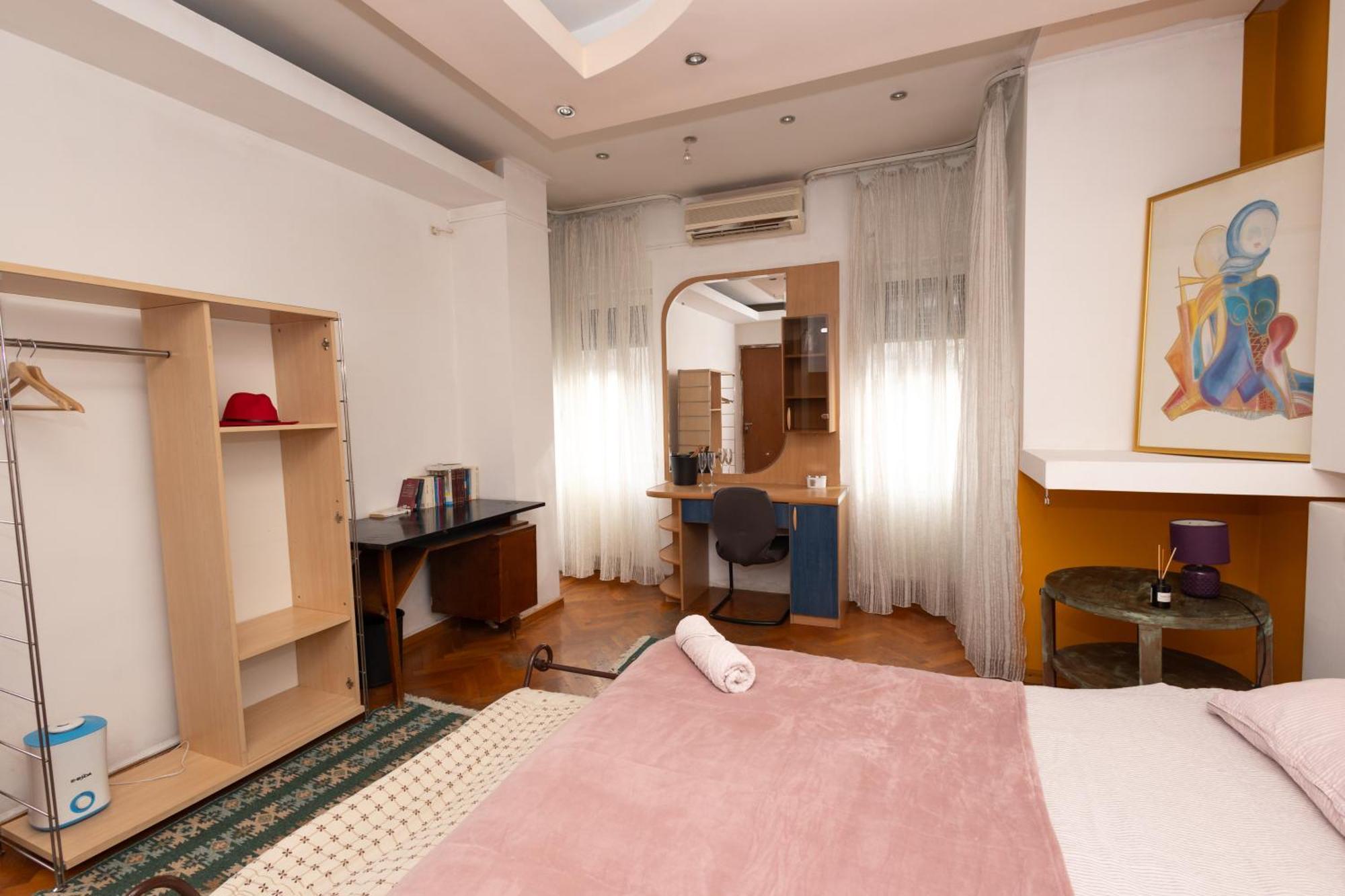 Shared Retro Vintage Luxury Apartment Bucarest Extérieur photo